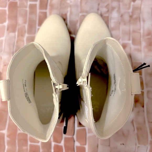 🆕 Madden NYC Rhinestone Angel Wing Ankle Cowboy Boots - Picture 8 of 13